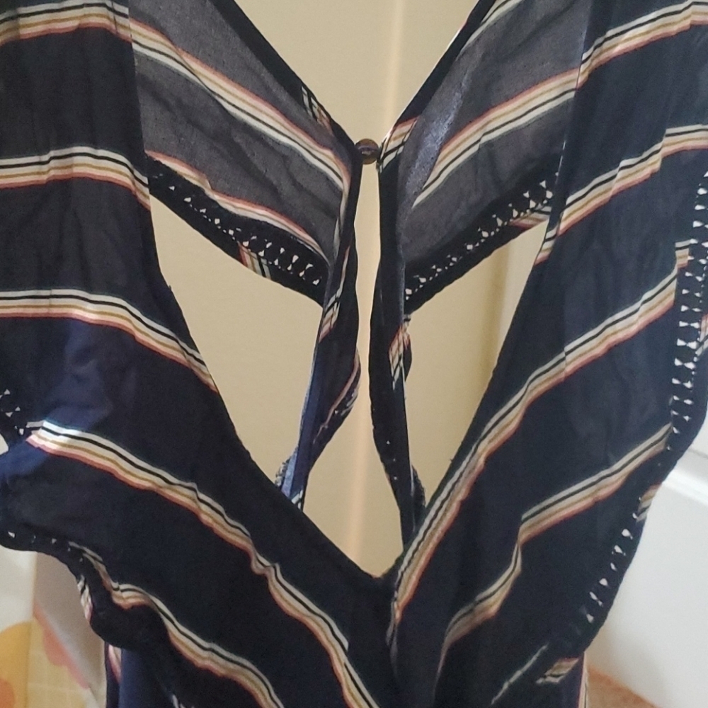 V-Neck jumpsuit with vintage necklace Size XS - Picture 8 of 11